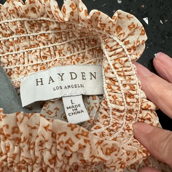 🧡🍑. Stunning HAYDEN LA women’s blouse. Size large. Never worn. - Picture 6 of 7